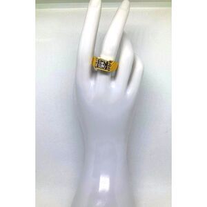 Men's New 14K Gold Filled CZ Pyramid Textured Band Signet Ring in a Size 11